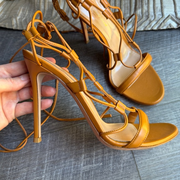 Gianvito Rossi lace-up heels - Picture 2 of 6